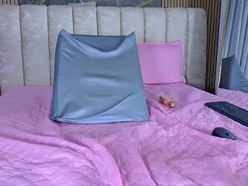 Mia_scot  live sex cam