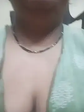 Saxybhabhi  live sex cam