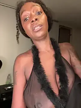 Darkdesiredesiree  live sex cam
