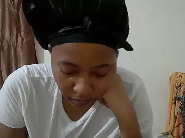 Chocodollie  live sex cam