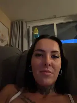 Tattoedandcute  live sex cam