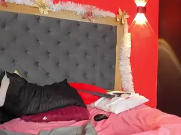 YayaHilton  live sex cam