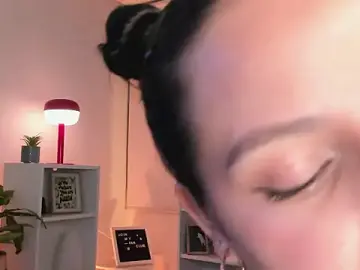 Nahiapaws  live sex cam