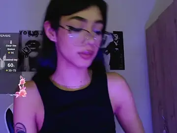 LaurenttHills  live sex cam