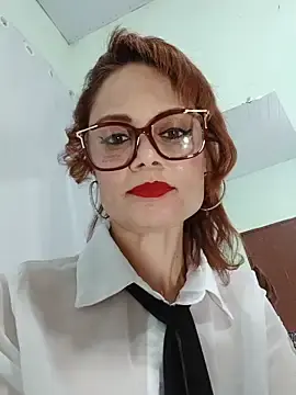 Meganlola  live sex cam