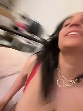 Yourgoodslut  live sex cam