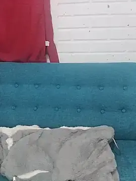 Pricila45  live sex cam