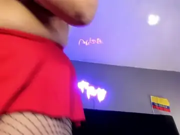 Isaxcurves  live sex cam