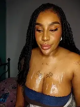 Queen_Amara  live sex cam