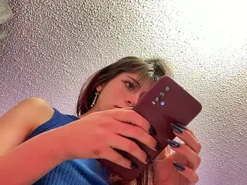 SuzzyyM  live sex cam