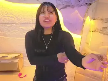 Paulette_v  live sex cam