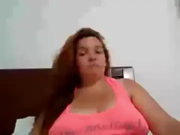 Squirtlatinx  live sex cam