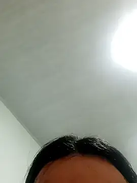 Lauravv135  live sex cam