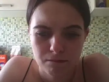 KikiAmino  live sex cam