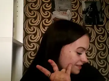 KikiAmino  live sex cam