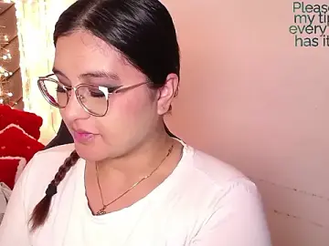 Heluejamil  live sex cam