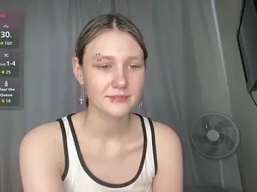 MoiraHavins  live sex cam