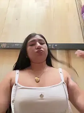 Cristal-123  live sex cam