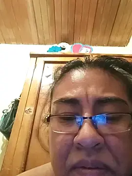 Emilymoore34  live sex cam