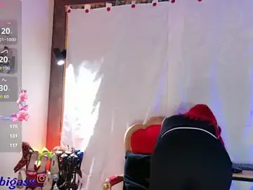 LilyyBigAss  live sex cam