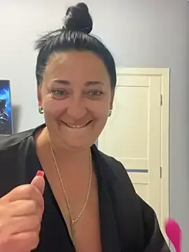 Ksuha11  live sex cam