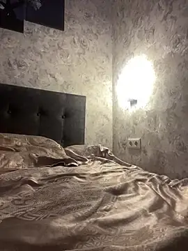 Ksuha11  live sex cam