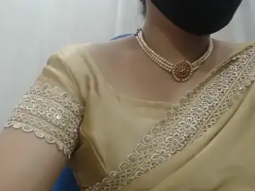 Lovely_Siri_23  live sex cam