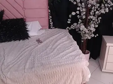 Paris_Russo  live sex cam
