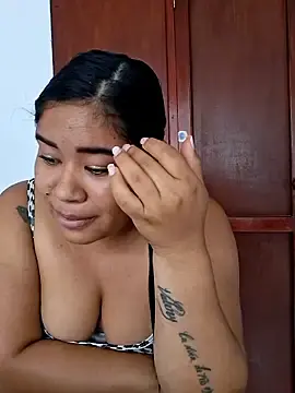 Sarahy-  live sex cam