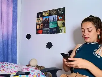 Camilawm19  live sex cam
