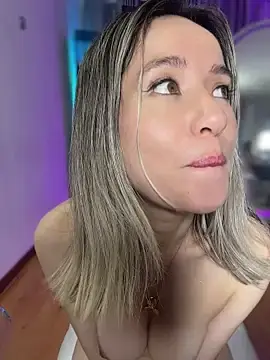 Nicky_sexfire  live sex cam