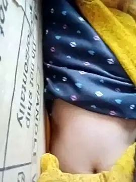 Sexybhabhi80  live sex cam