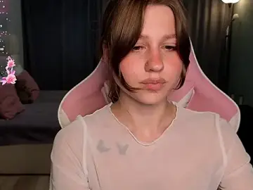 Lilymoore69  live sex cam