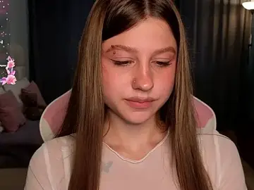 Lilymoore69  live sex cam