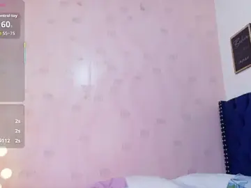 Littleebonymommy  live sex cam