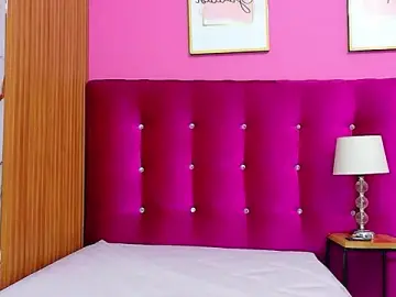 Littleebonymommy  live sex cam