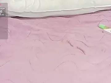 Littleebonymommy  live sex cam