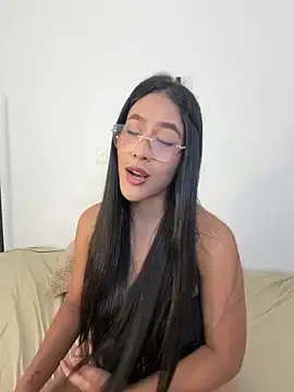 HoneyDolllXXX  live sex cam