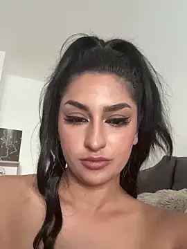 Mia_spicyy  live sex cam
