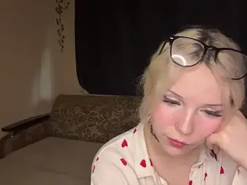 MysticKris  live sex cam