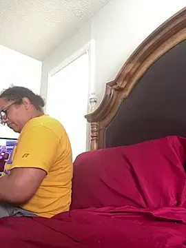 Ebonyred  live sex cam