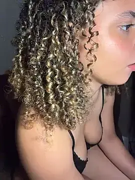 KittyTwerk_2  live sex cam