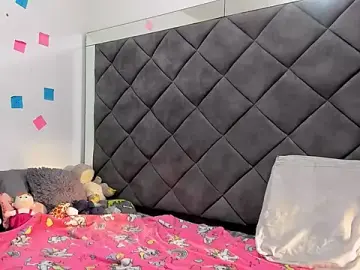 Nellyhills  live sex cam