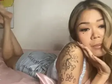 Itsparadisesun  live sex cam