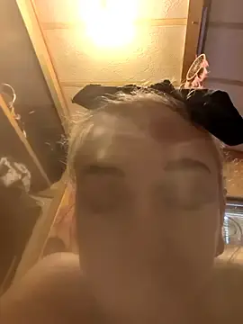 MissManic666  live sex cam