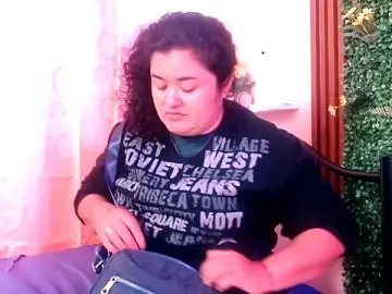 Nenekacurvy69  live sex cam