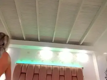 Aishathornee  live sex cam