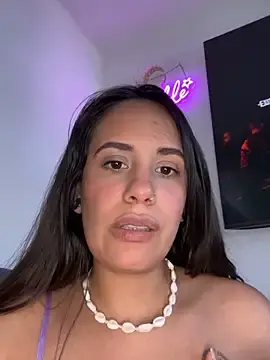 Babyface_latina  live sex cam