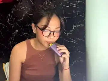 Urhottie_lottie  live sex cam