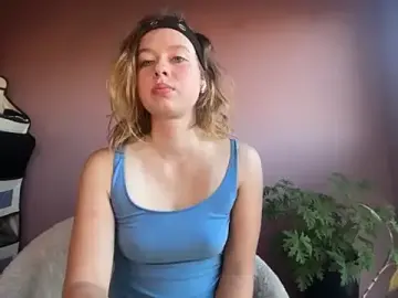 BettyFlirty  live sex cam